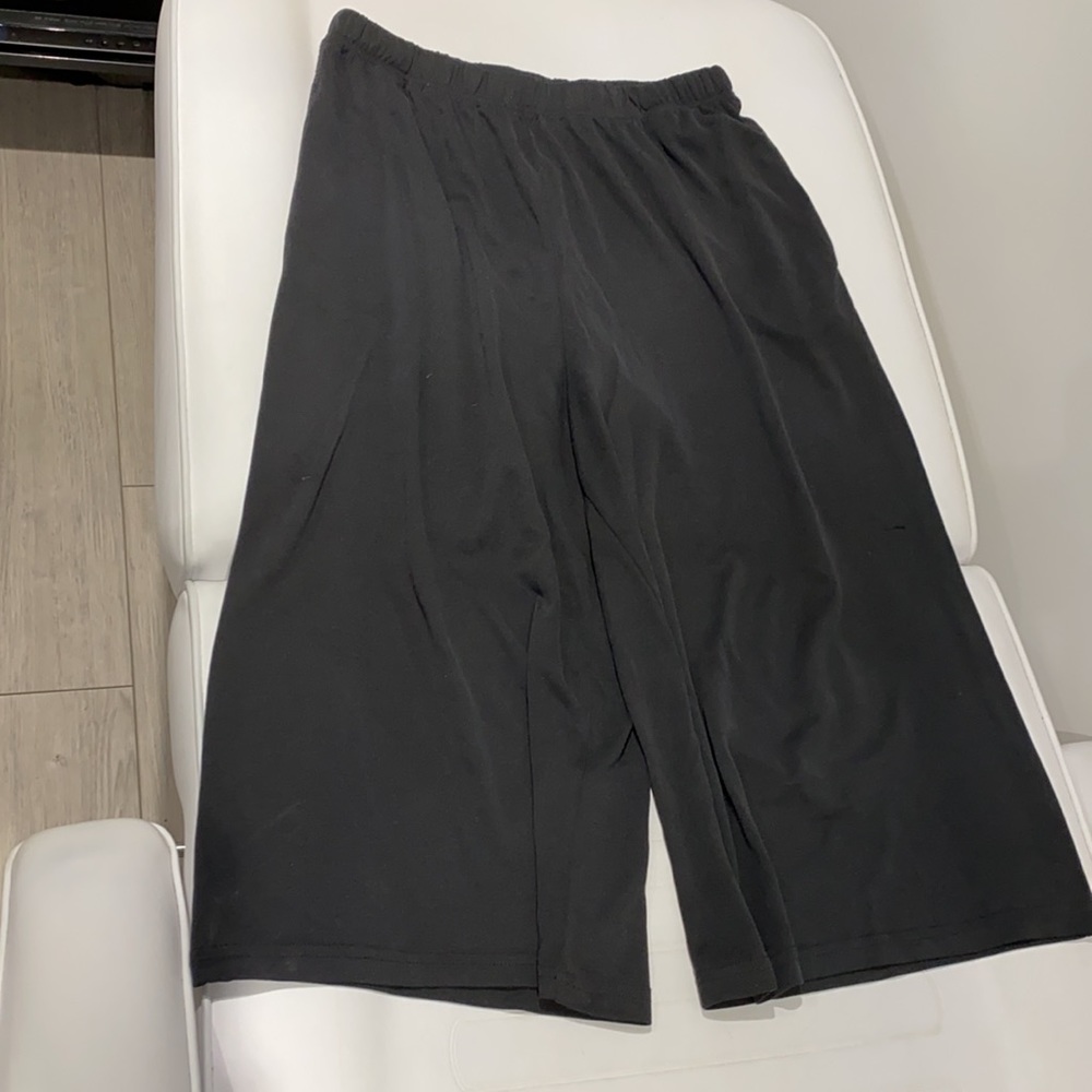 Top shot flowy cropped pants